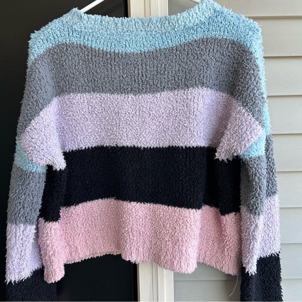 Sweater - Picture 5 of 5